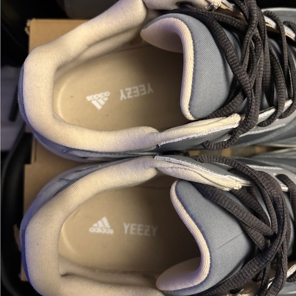 Adidas Yeezy Boost 700 ‘Magnet’ - Picture 5 of 8
